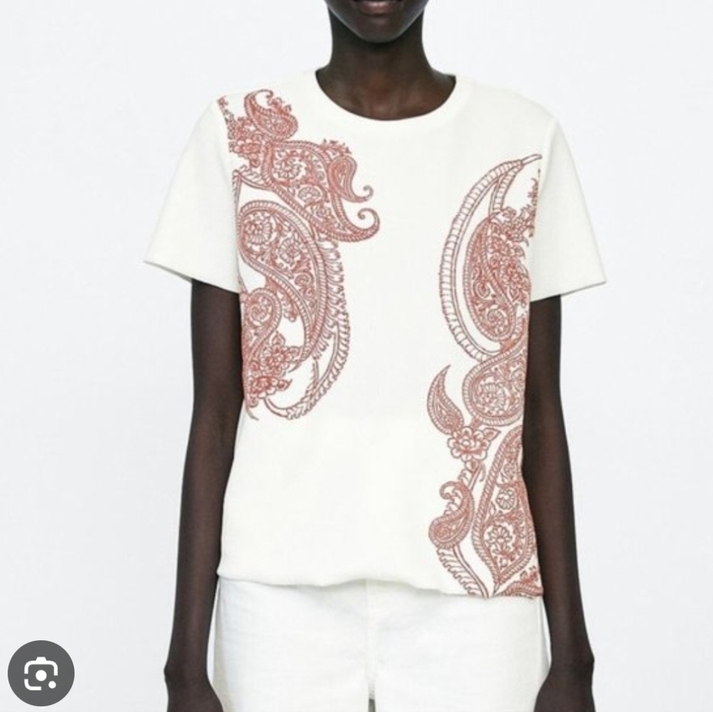 Zara White Top w/ Red Paisley Henna Print Texture Womens Sz S